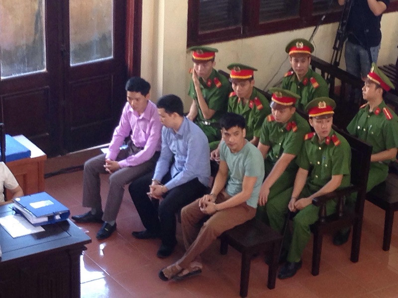 Các bị cáo tại tòa.