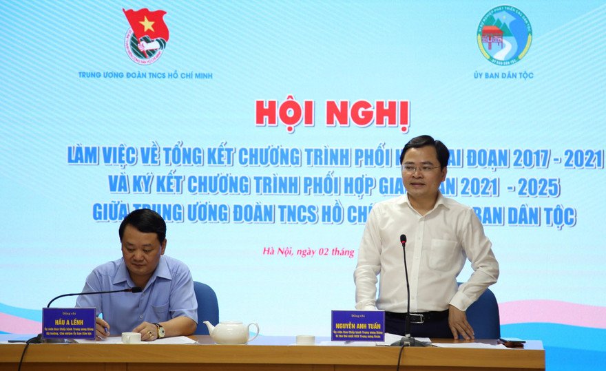 Bí thư thứ nhất T.Ư Đoàn Nguyễn Anh Tuấn phát biểu tại hội nghị.