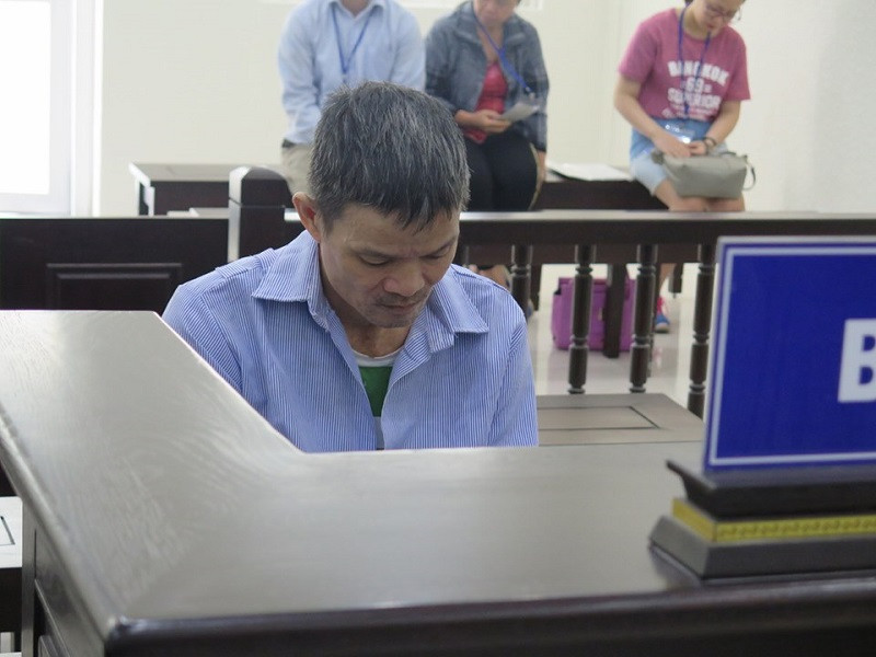 Bị cáo Nguyễn Đinh Hòa tại tòa sơ thẩm.