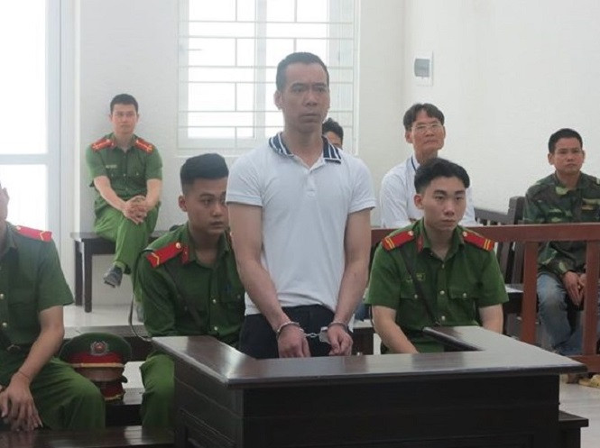 Nguyễn Trọng Nam - kẻ chém cả vợ và con mình.