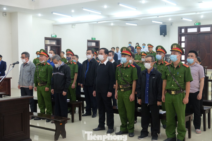 Các bị cáo tại tòa.