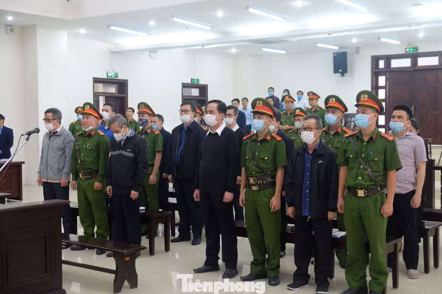 Các bị cáo tại tòa.