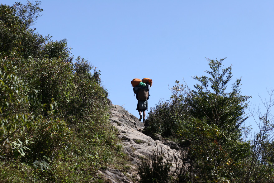Đối tượng tham gia là công dân Việt Nam hoặc nước ngoài hiện đang học tập, sinh sống và làm việc trên lãnh thổ Việt Nam, không quá 35 tuổi
