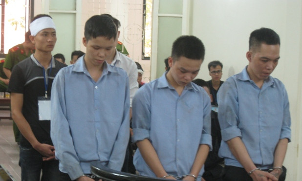 Các bị cáo tại phiên toà.