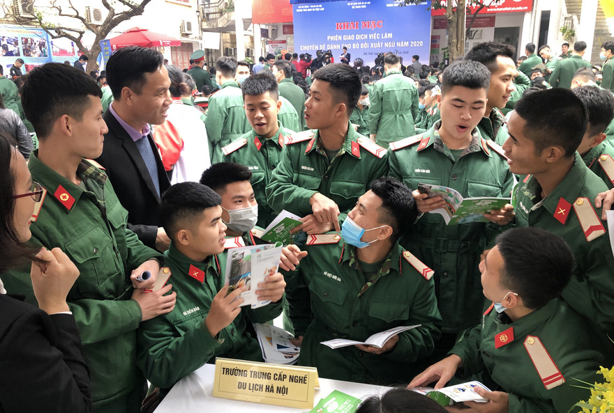 Hơn 1.300 vị trí tuyển dụng, tuyển sinh và xuất khẩu lao động cho bộ đội xuất ngũ
