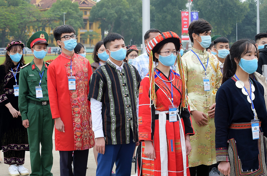 145 học sinh, sinh viên, thanh niên dân tộc thiểu số tiêu biểu báo công dâng Bác