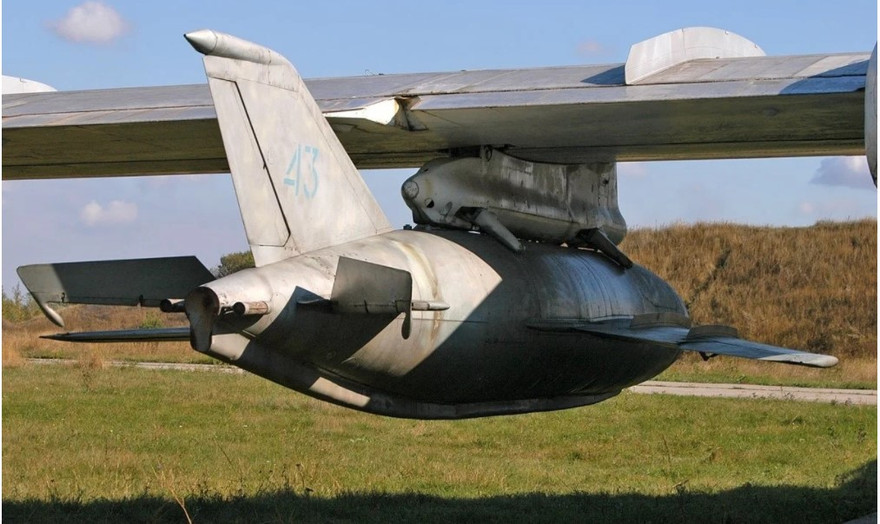 Một tên lửa, thực ra là máy bay thu nhỏ, của Liên Xô