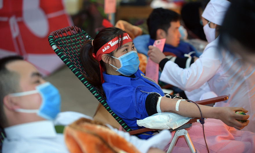 Tuổi trẻ Yên Bái xua tan giá rét, hiến máu cứu người