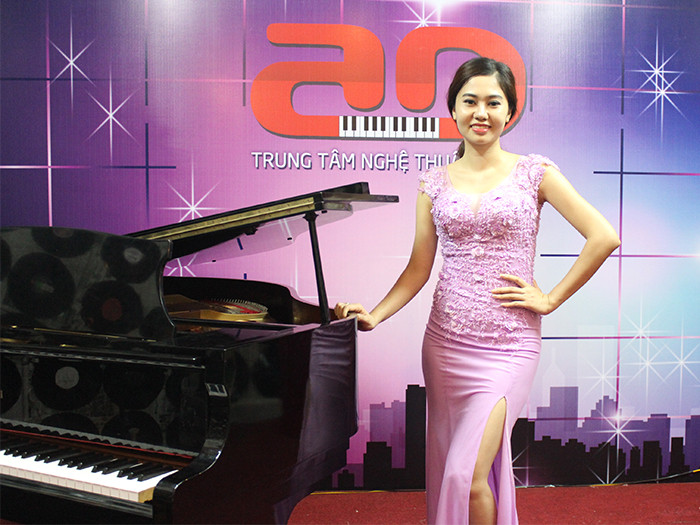 Gặp nữ giảng viên âm nhạc 9X Đặng Hồng Nhung