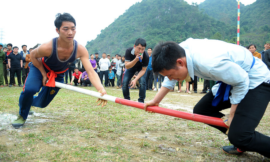 Áo xanh biên phòng đón Tết cùng dân