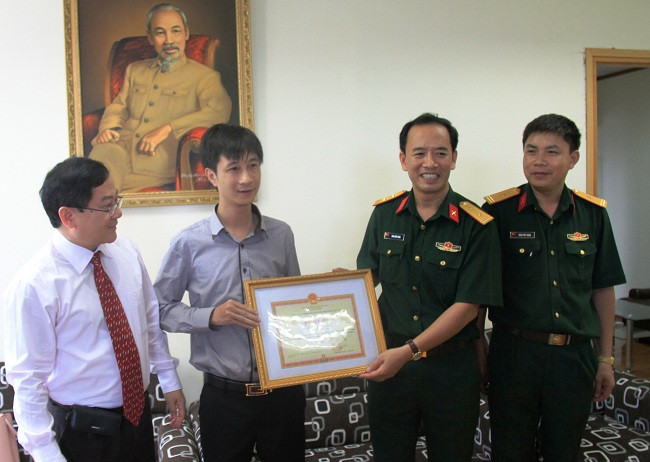 Tổng cục Chính trị QĐND Việt Nam biểu dương phóng viên Tiền Phong