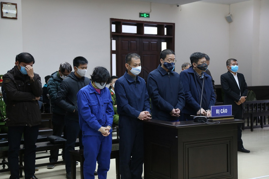 Các bị cáo tại tòa.