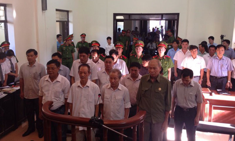 Các bị cáo tại tòa.