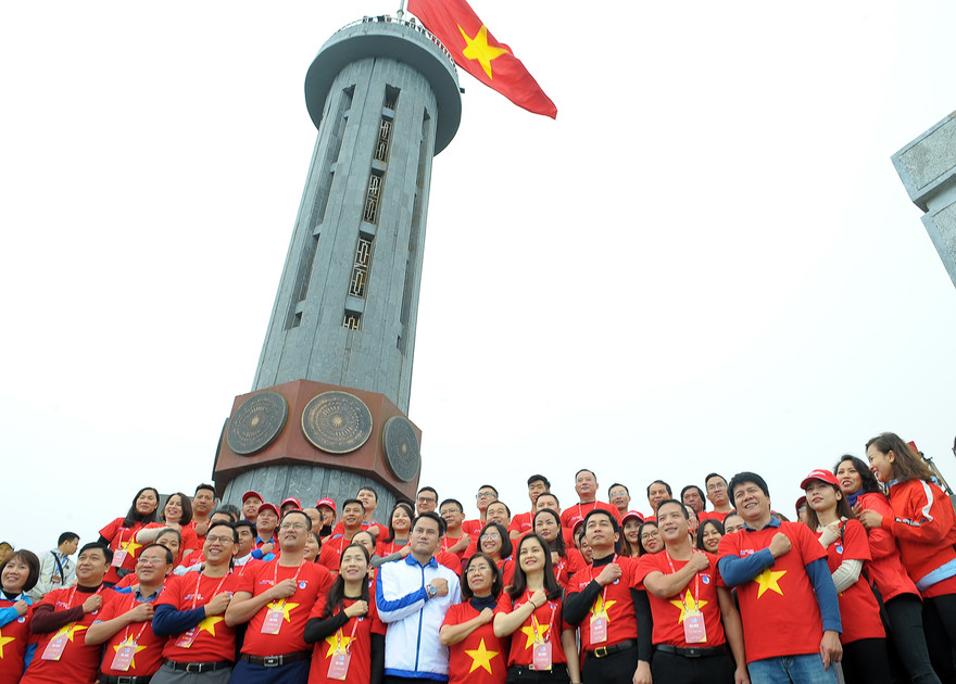 Hành trình Tôi yêu Tổ quốc lan tỏa tình yêu quê hương từ cột cờ Lũng Cú