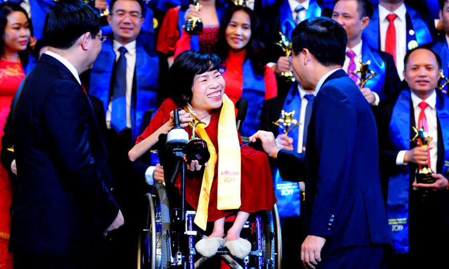 Bất ngờ xuất hiện doanh nhân trẻ Sao Đỏ thứ 11