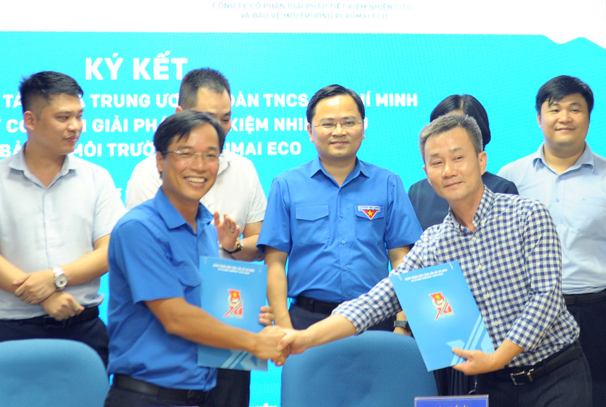 T.Ư Đoàn ký kết thúc đẩy hoạt động bảo vệ môi trường