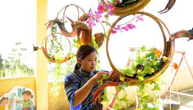 Chương trình năm nay tuyên dương giáo viên là người dân tộc thiểu số. Ảnh: Xuân Tùng