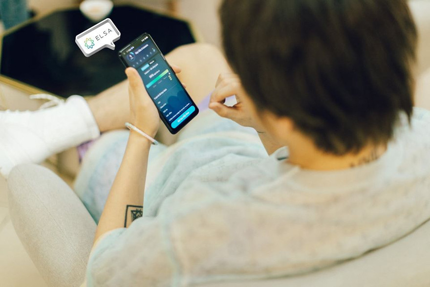 Sơn Tùng M-TP kiên trì luyện tiếng Anh cải thiện giao tiếp