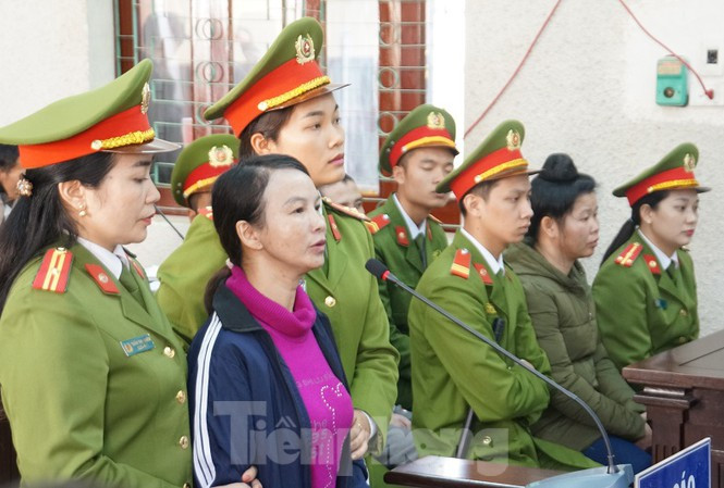 Bị cáo Trần Thị Hiền tại tòa sơ thẩm.