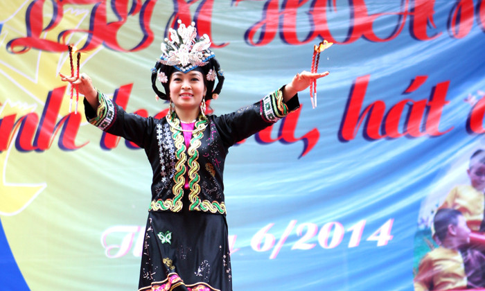 Một tiết mục liên hoan văn nghệ trong Ngày hội gia đình