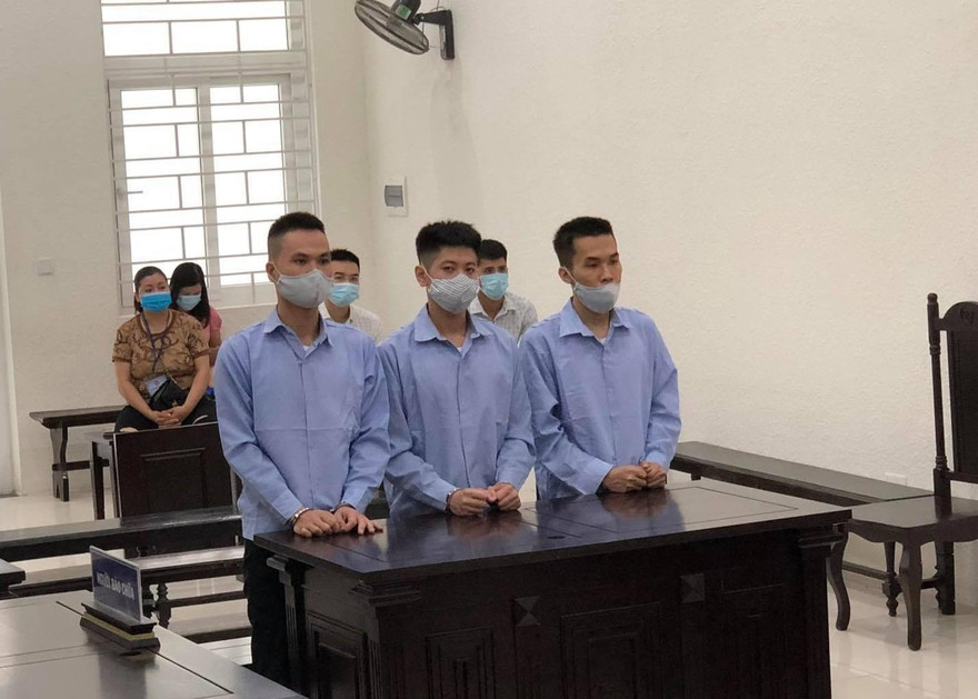 Các bị cáo tại tòa sáng 7/7.