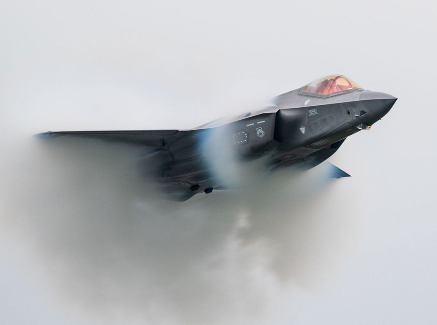 Tiêm kích tàng hình F-35 