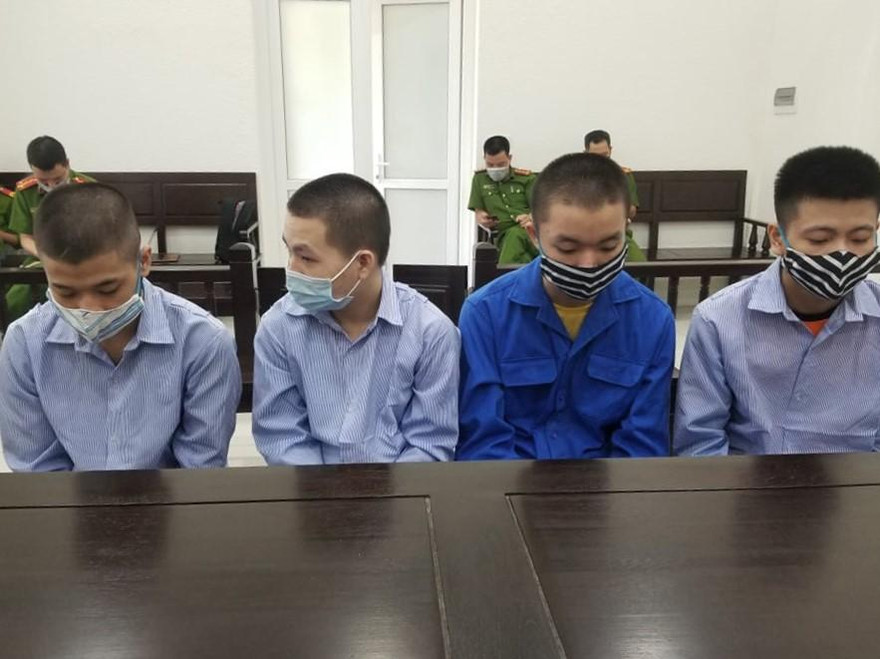 Nhóm 4 bị cáo phạm tội cướp, cướp giật tài sản trong vụ án.