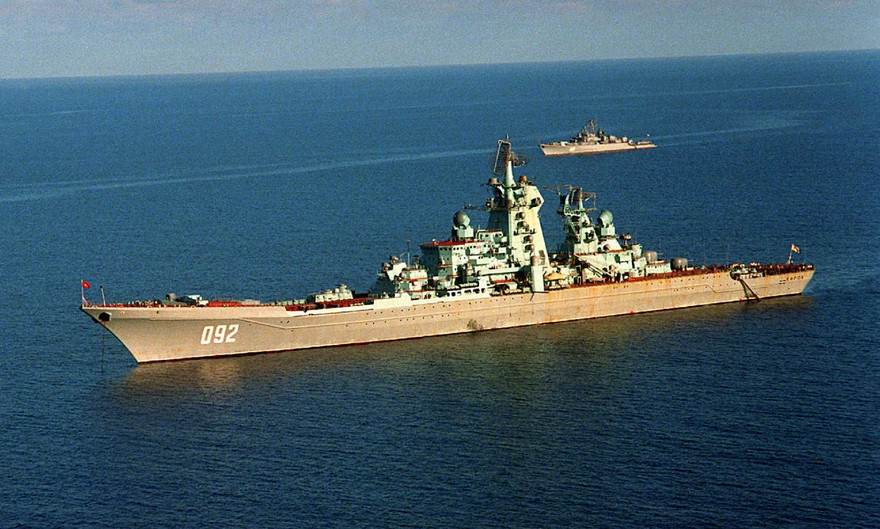 Vì sao Nga ‘bán sắt vụn’ hai tuần dương hạm hạt nhân hạng nặng?