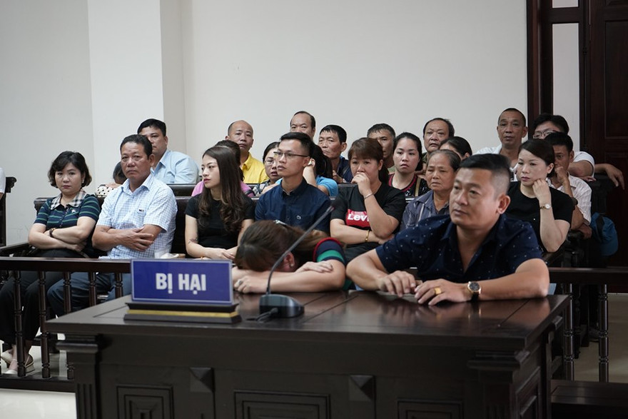 Bị hại lo sợ có thể bị trà thù vì đã tố cáo hành vi cưỡng đoạt tài sản ở chợ Long Biên.