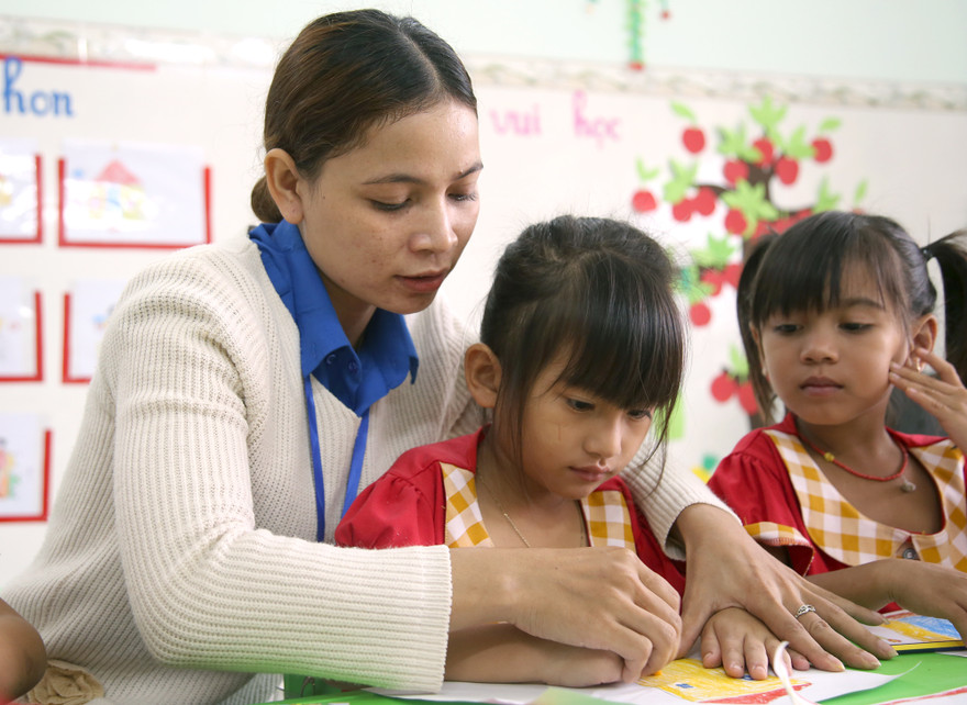 Giáo viên dân tộc thiểu số vượt khó gieo chữ trên quê hương