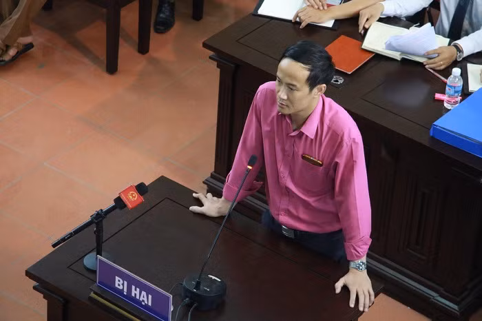 Ông Đinh Tiến Công xác nhận đã ghi thêm nội dung phân công bác sĩ Lương sau khi sự cố xảy ra.