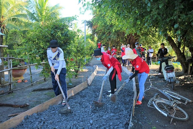 Hơn 295km đường giao thông nông thôn được làm mới