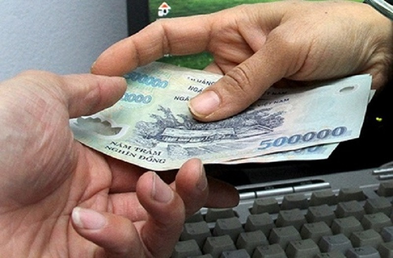 Cơ quan, tổ chức, cá nhân nhận quà sai quy định phải nộp vào ngân sách.