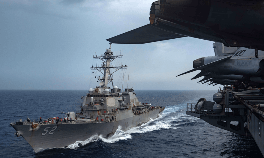 Khu trục hạm USS Mustin tuần tra ở Thái Bình Dương cùng tàu sân bay USS Ronald Reagan