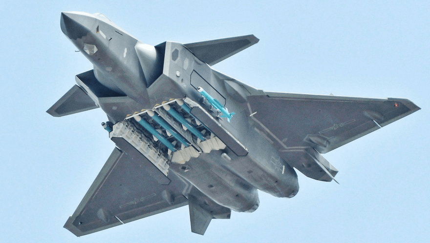 Tiêm kích J-20 Trung Quốc và khoang vũ khí có tên lửa PL-15