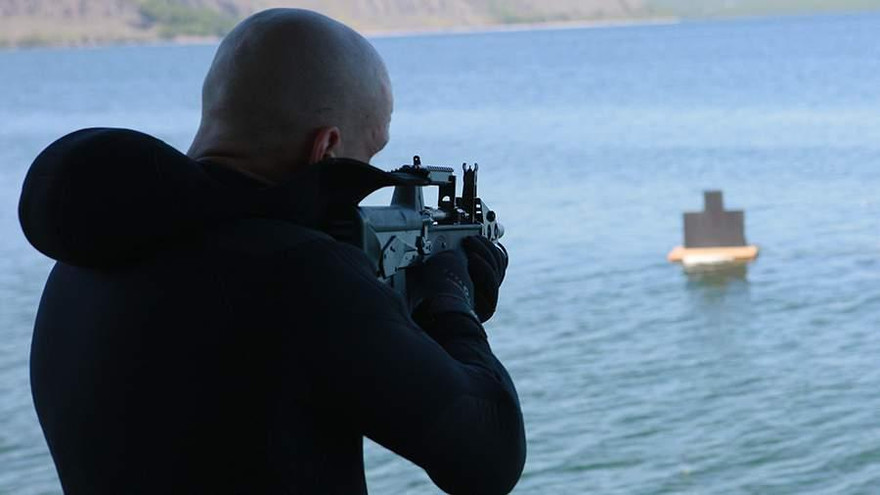 Súng ADS có khả năng bắn trúng mục tiêu trong điều kiện dưới nước ở khoảng cách lên đến 20m, còn trên cạn là 600m.