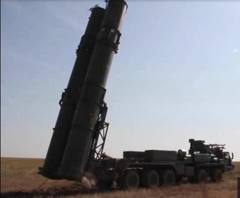 Một khẩu đội tên lửa S-500
