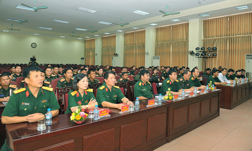Bồi dưỡng công tác Đoàn, phong trào thanh niên cho cán bộ QĐND Lào