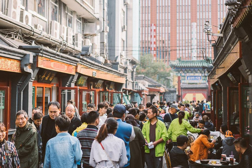 Dân số già là điểm yếu của Trung Quốc, khi người trong độ tuổi lao động giảm tỷ lệ, trong lúc người về hưu ngày càng tăng