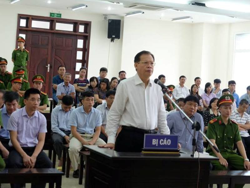 Bị cáo Phùng Đình Thực tại tòa phúc thẩm.