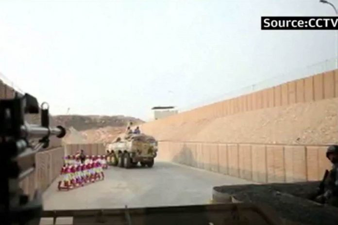 Lối vào căn cứ của hải quân Trung Quốc ở Djibouti rất vòng vèo (ảnh cắt từ video)