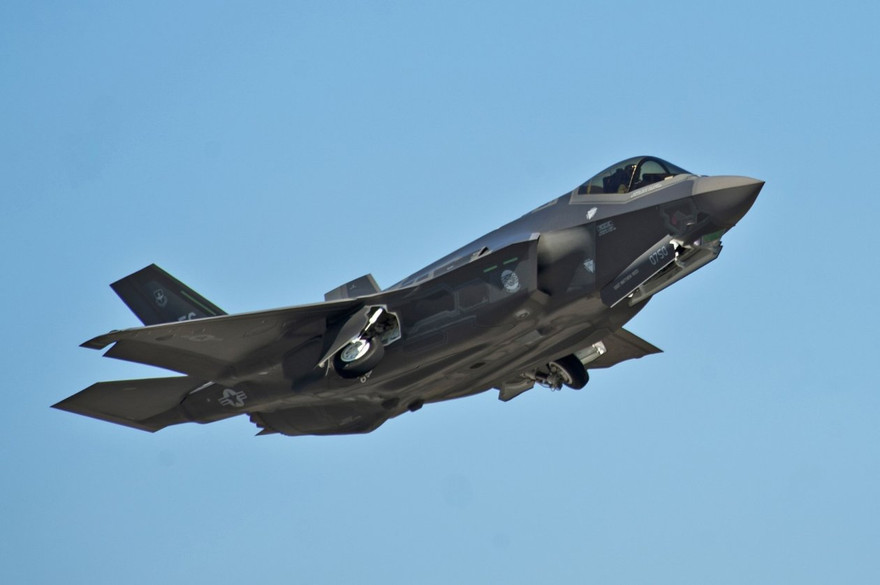 Tiêm kích tàng hình F-35