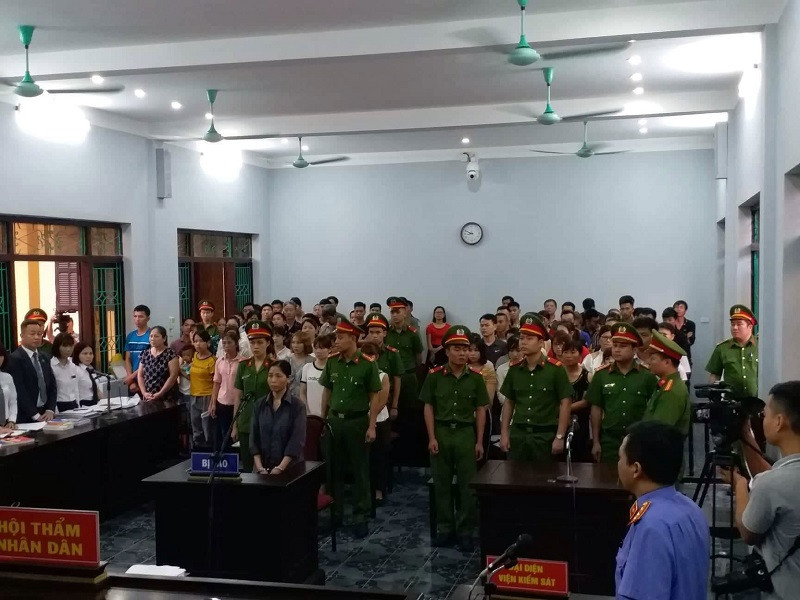 Toàn cảnh phiên tòa tòa sáng 27/9.