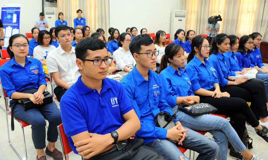 Thi tiếng Anh ‘trạng thái bình thường mới sau COVID-19’ dùng ứng dụng trí tuệ nhân tạo