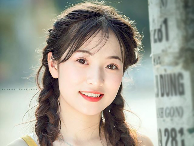 Vẻ đẹp 'thanh xuân vườn trường' trong trẻo của cô bạn Thái Nguyên