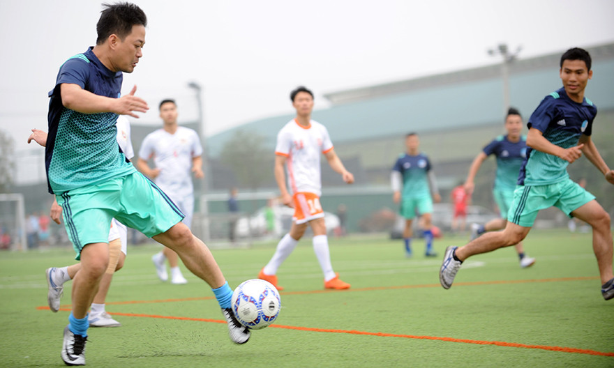 Sôi nổi giải bóng đá Cup Đoàn kết 