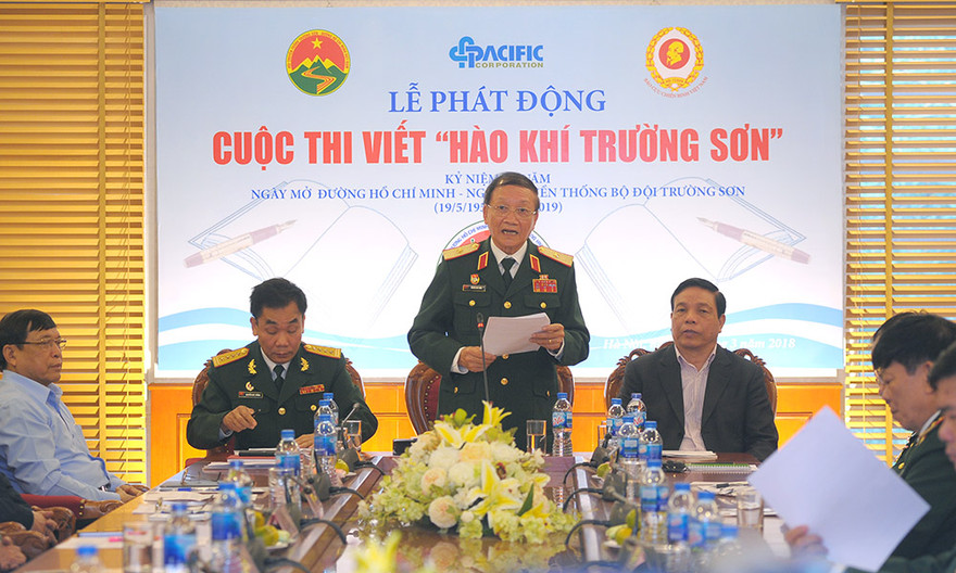 Thiếu tướng Hoàng Anh Tuấn - Phó Chủ tịch Thường trực Tổng Thư ký Hội Truyền thống Trường Sơn - Đường Hồ Chí Minh Việt Nam, trưởng ban tổ chức cuộc thi phát biểu