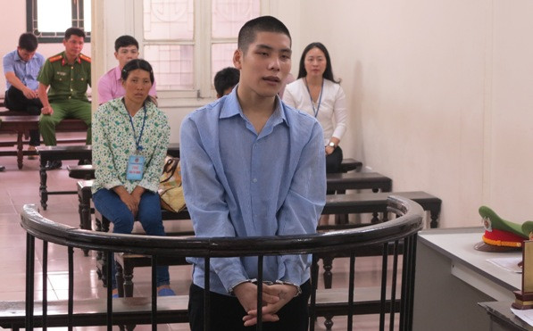 Lý Văn Minh trước vành móng ngựa.