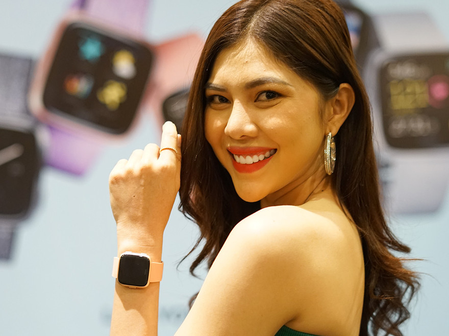 Á quân người mẫu thể hình khoe dáng gợi cảm