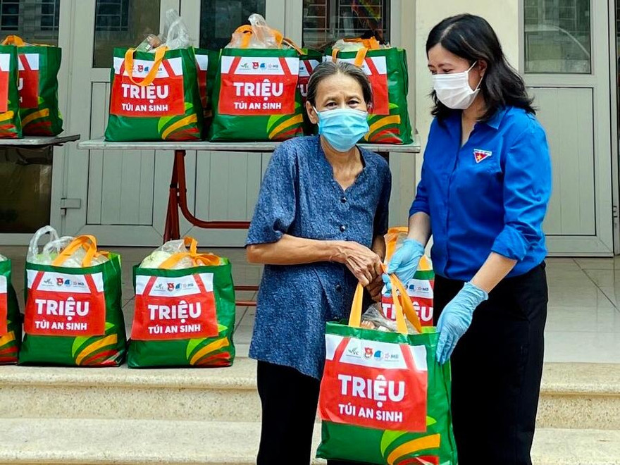 Những Túi quà an sinh được T.Ư Đoàn kêu gọi cộng đồng chung tay ủng hộ để được trao cho 1 triệu người
